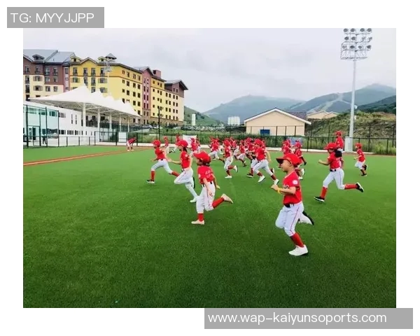 希望队的足球梦想之旅:从青涩起步到辉煌成就的奋斗故事 希望队的足球梦想之旅:从青涩起步到辉煌成就的奋斗故事